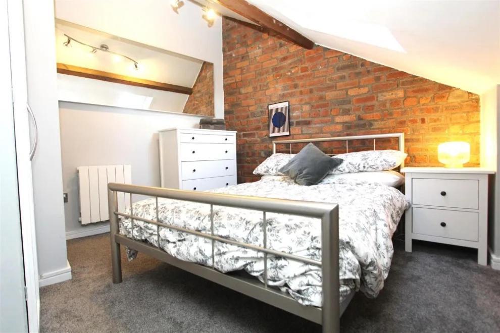 Large New-York Style Penthouse Apartment In Leeds City Centre With Contactless Check In Ngoại thất bức ảnh